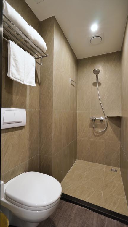 Hanting Premium Hotel Shanghai South Xizang Road Eksteriør billede
