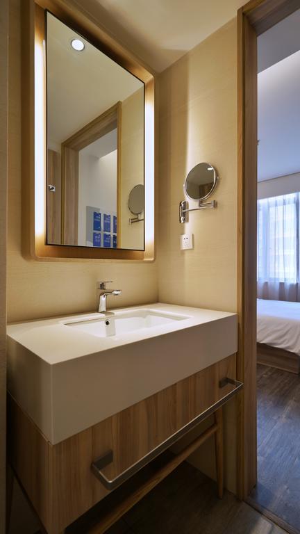 Hanting Premium Hotel Shanghai South Xizang Road Eksteriør billede
